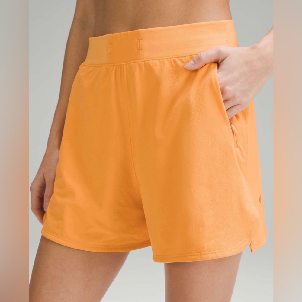 License to Train HR Short 4" Size 8 Mango Dream NEVER WORN BEFORE!
